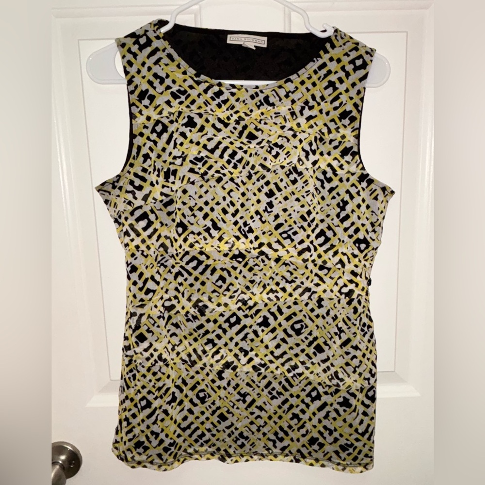 Geometric Patterned Sleeveless Dana Buchman blouse